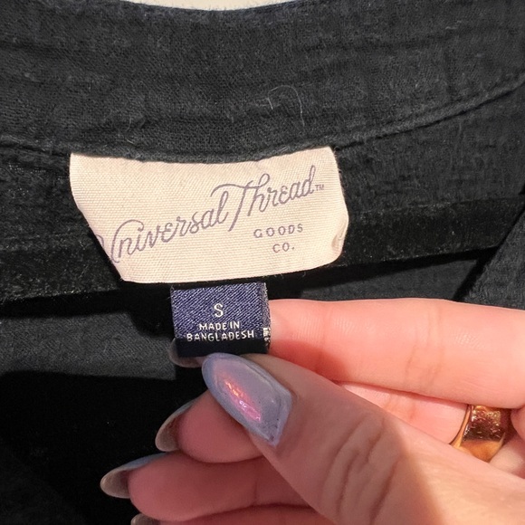 Universal Thread Classic Black Top - Picture 2 of 2